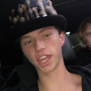 Meet your Posher, Dustin